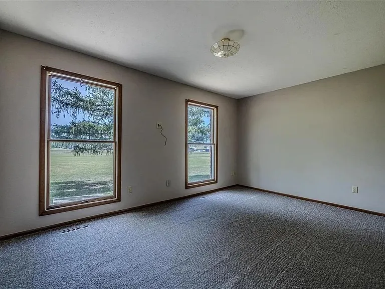 27018 N Highway 5 — Photo 18