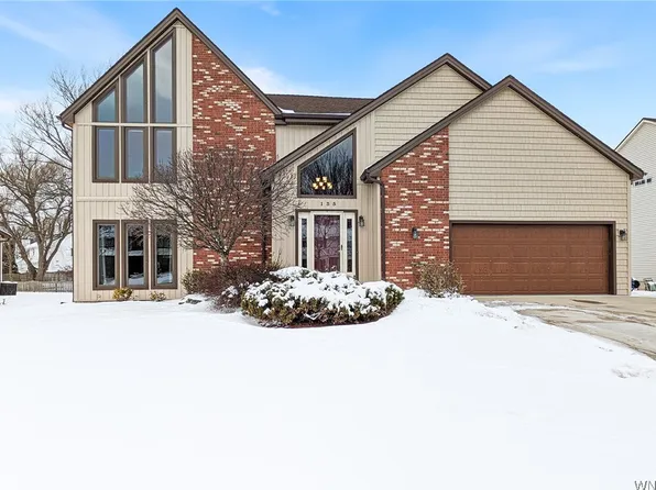 135 Brenridge Dr, East Amherst, NY 14051
