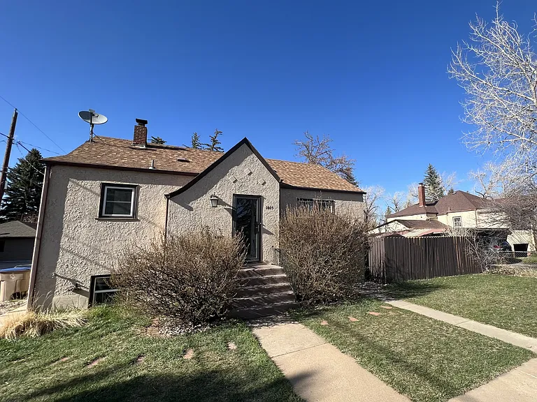 1015 Steele St — Photo 2