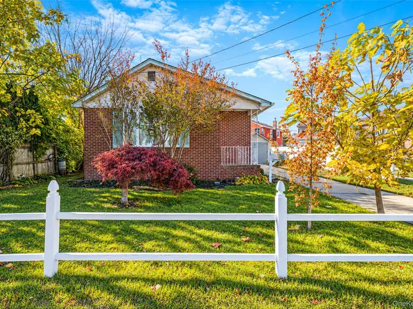 755 Hancock Place, Lindenhurst, NY 11757