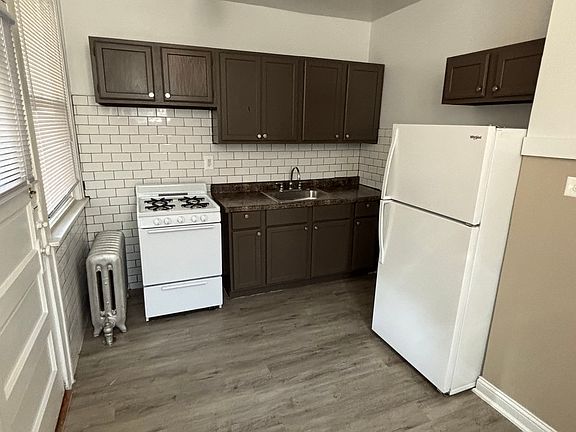 3rd image of 4161 W Cornelia Ave #2