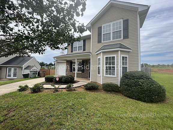 3rd image of 2 White Chapel Ct
