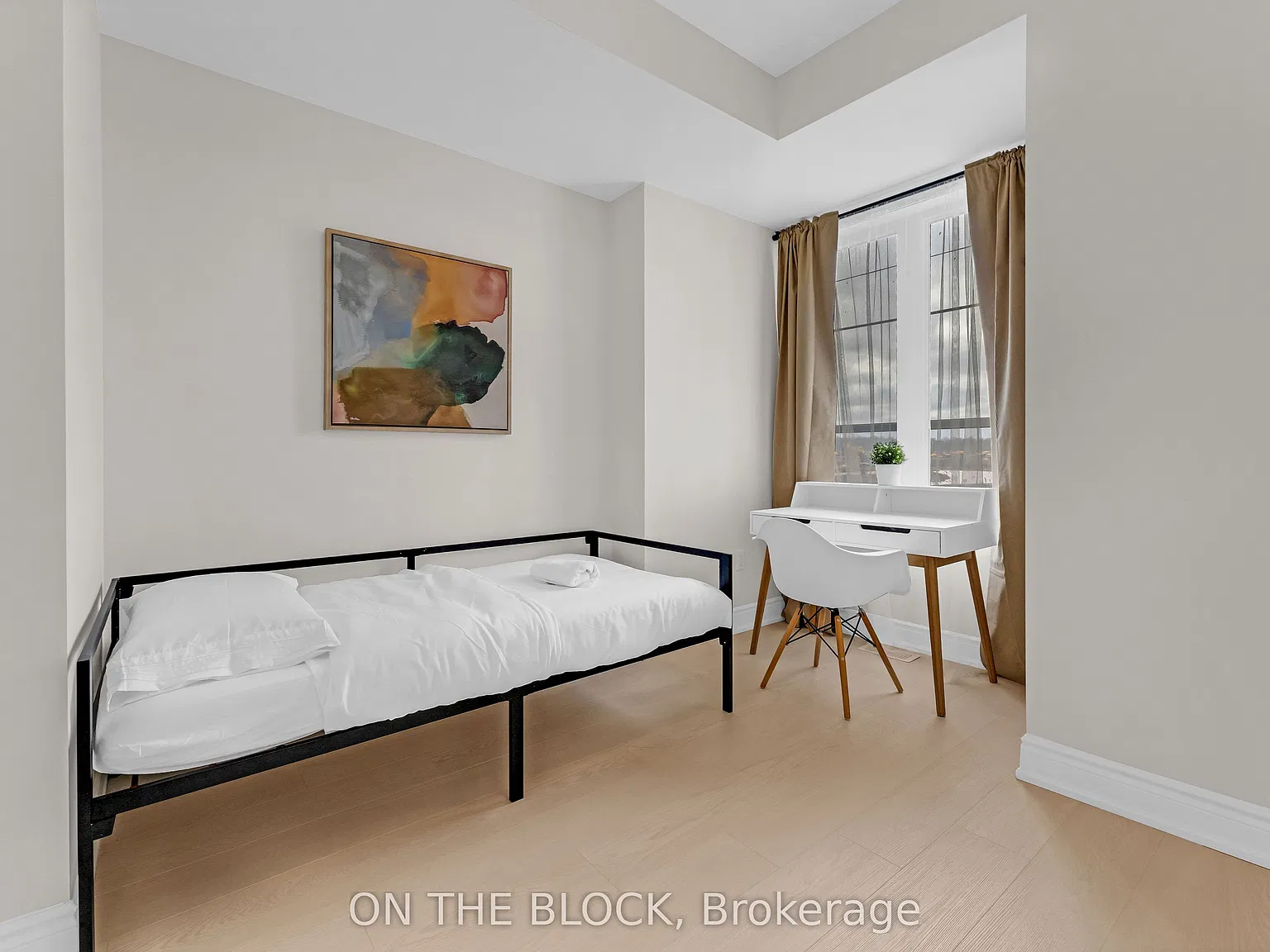 4 bed, $3,600 — Photo 4