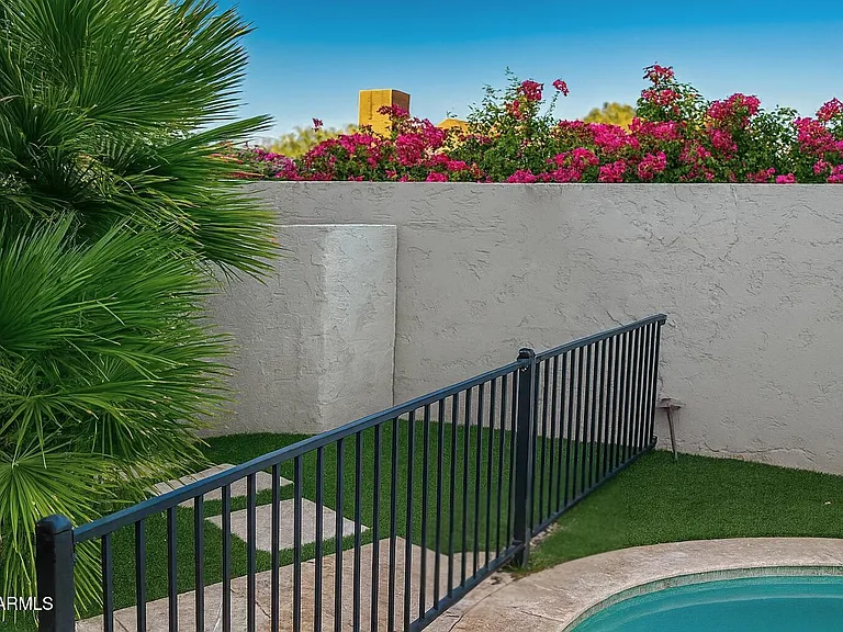8100 E Camelback Rd #163 — Photo 37