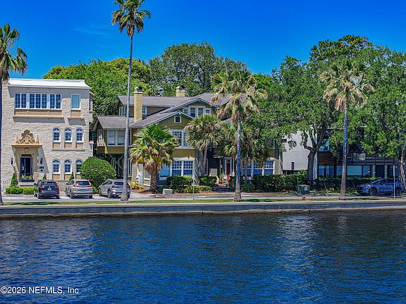 2nd image of 2117 RIVER Boulevard