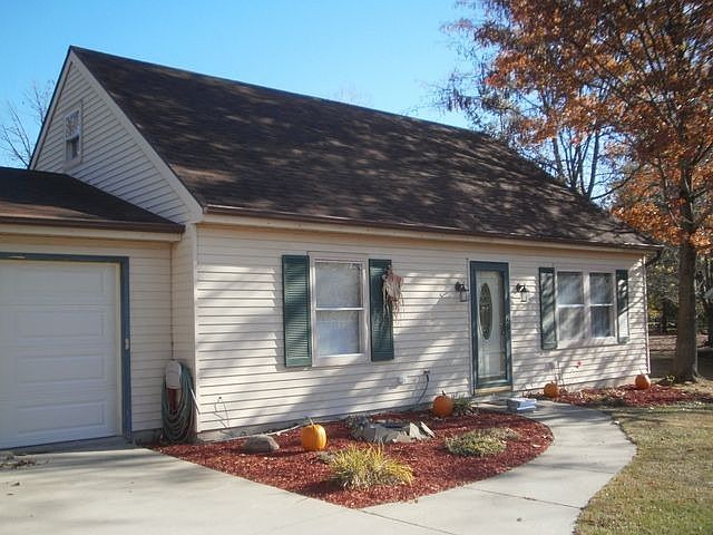 2nd image of 213 Illinois Dr