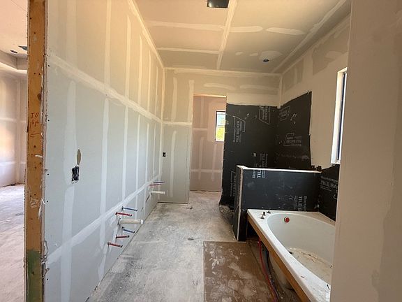 5th image of 517 Lantana Dr