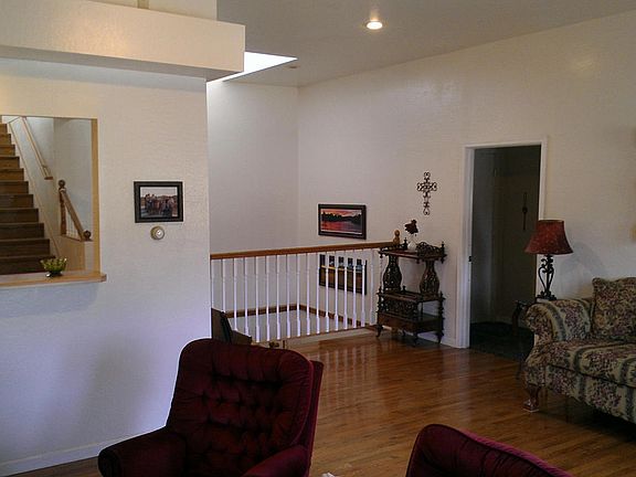 4th image of 2205 S Tiffany Ln
