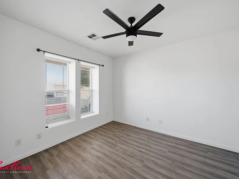 3304 W Palomar — Photo 7