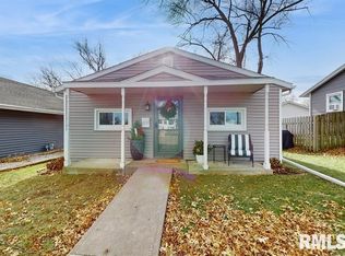 1839 Oak St, Bettendorf, IA