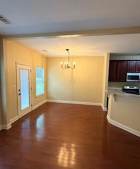 157 Northfield Cir — Photo 3
