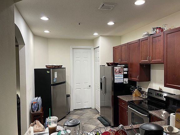 4th image of 2370 Wilton Dr