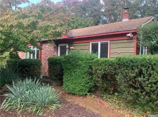 63A Squiretown Rd, Hampton Bays, NY 11946