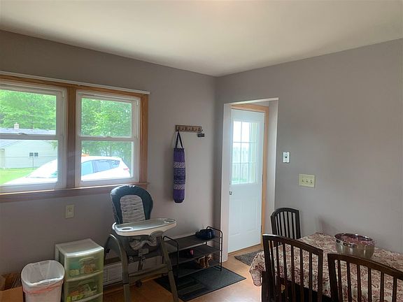 4th image of 1423 Stratford Ave