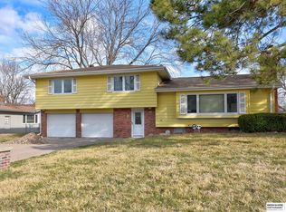 12102 Westover Rd, Omaha, NE 68154