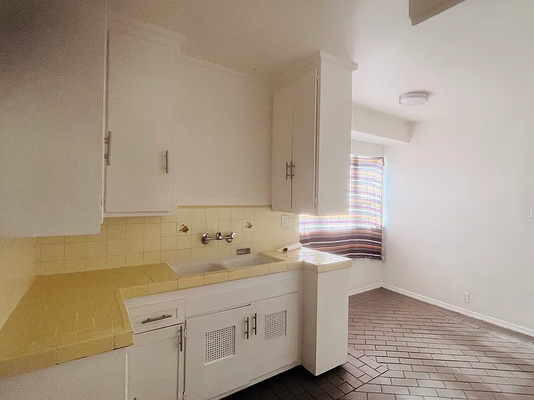 3520 W 39th St — Photo 15