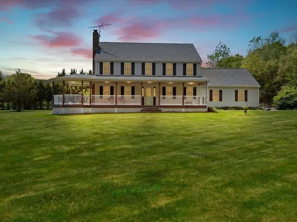 1805 Oak Grove Dr, Dighton, MA 02715