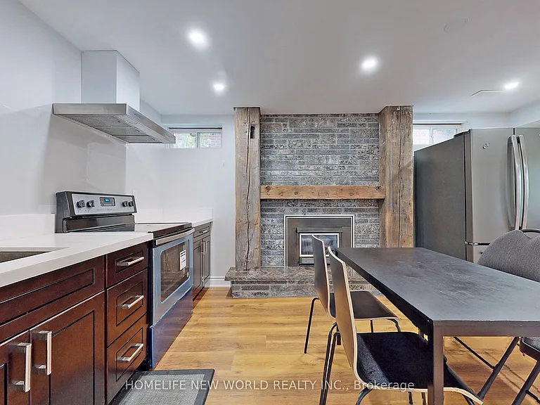 3954 Selkirk Pl #WALKOUT BASEMENT — Photo 7