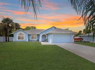 372 Easy St, Sebastian, FL 32958