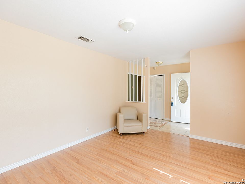 1st image of 5867 Castle Brook Dr