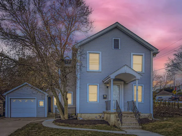 202 Cass St, Lemont, IL 60439