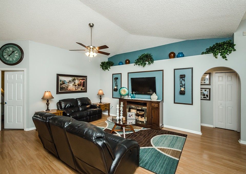 2nd image of 12928 Lake Vista Dr
