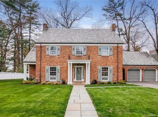 115 Foxcroft Rd, West Hartford, CT 06119