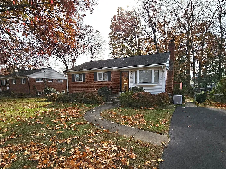 7429 Carol Ln — Photo 1