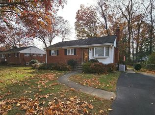 7429 Carol Ln, Falls Church, VA 22042