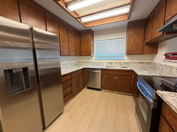 661 5th St, Woodland, CA 95695