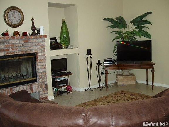 2nd image of 1465 Portsmouth Ln