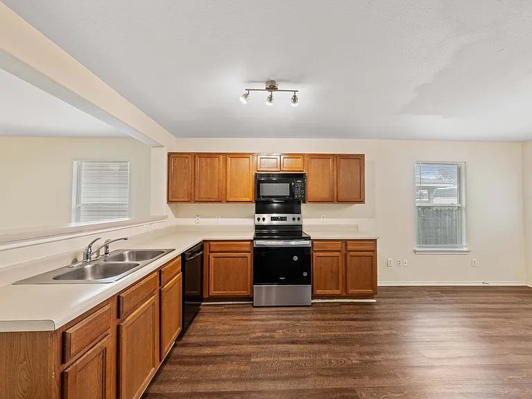 6402 Candleview Ct — Photo 10