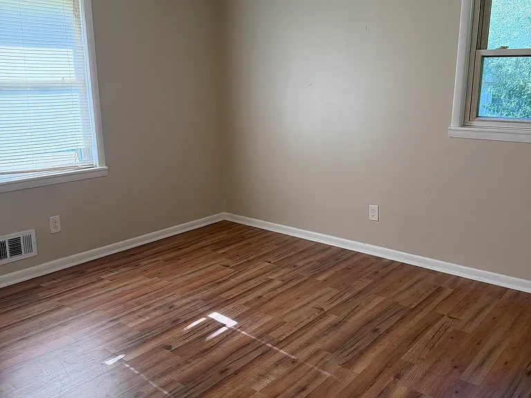 9011 Cornell Dr — Photo 14