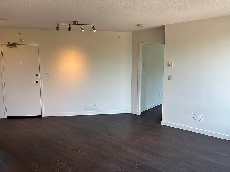 5470 Ormidale St #606 — Photo 2