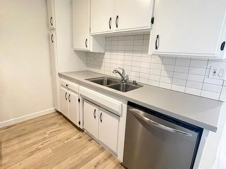 1823 Holmby Ave — Photo 4
