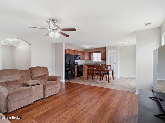 2nd image of 306 Mallard Pointe Blvd