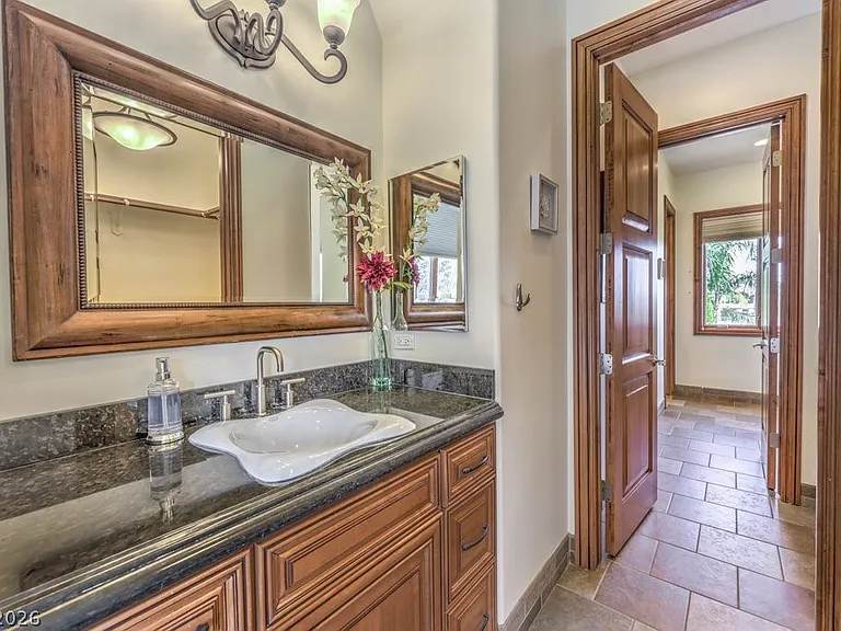 2780 El Camino Rd — Photo 54