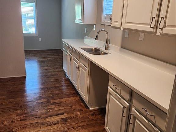 2nd image of 3013 E 77th Ter