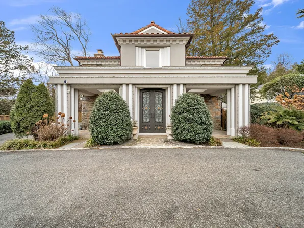 5306 Bradley Blvd, Bethesda, MD 20814