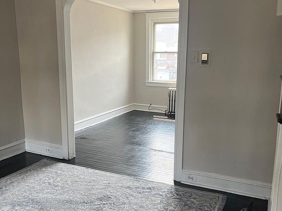 3rd image of 2122 Larue St