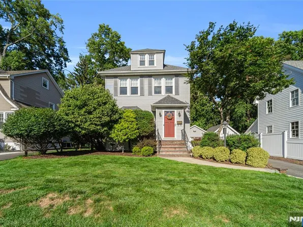 37 Kensington Ave, Norwood, NJ 07648