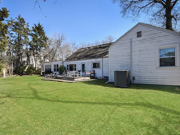 4th image of 46 Somerset Dr N