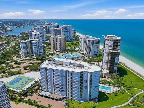 3rd image of 4401 Gulf Shore BLVD N #B202