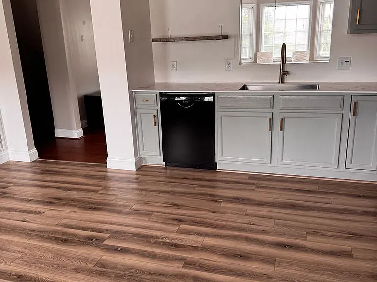 763 Wyndhurst Dr — Photo 3