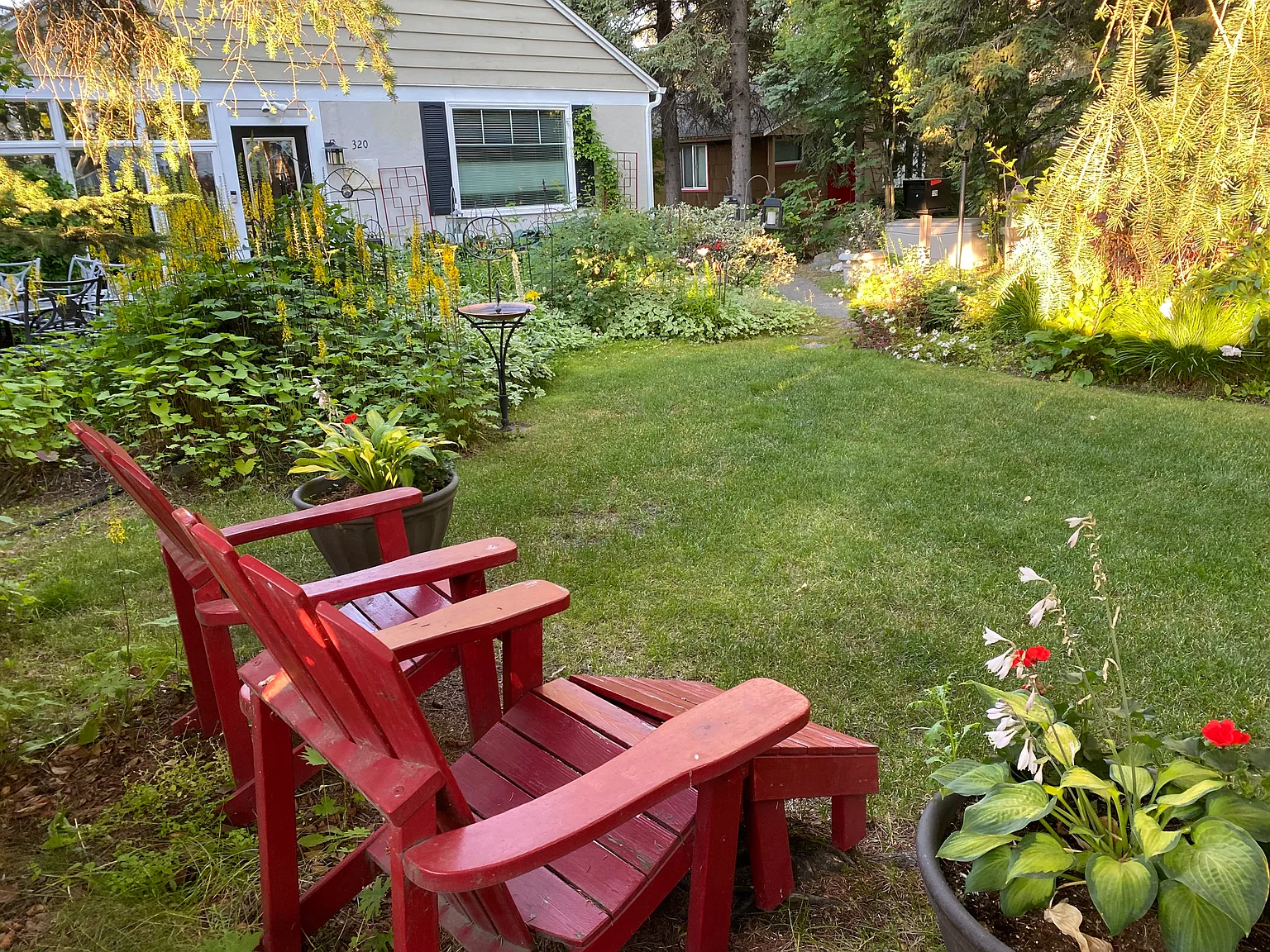 3 bed, 1600 sqft, $2,400 — Photo 2