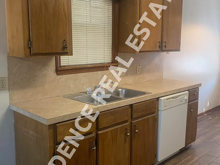 1006 Sybil Dr — Photo 4