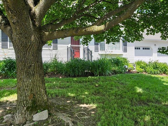 3rd image of 245 Pleasant Acres Drive