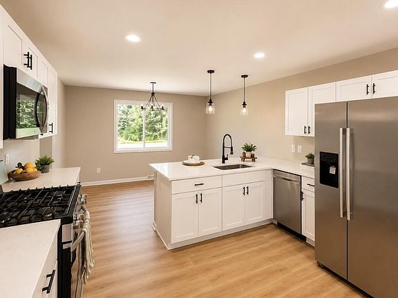3rd image of 208 Farmwood Ln
