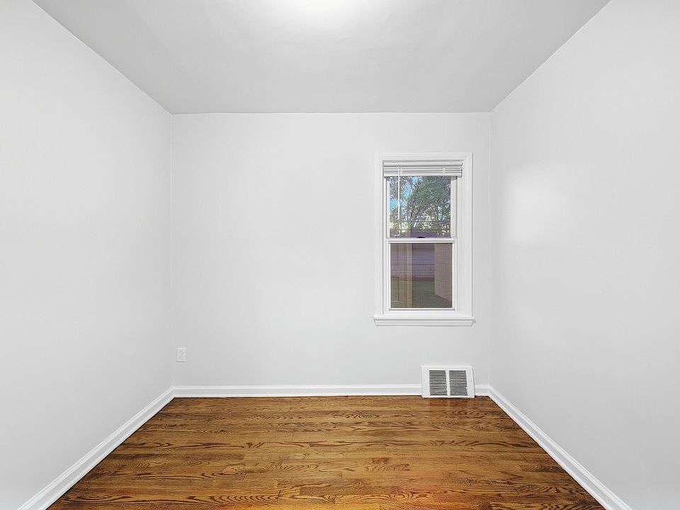 17535 Wall St, photo 16