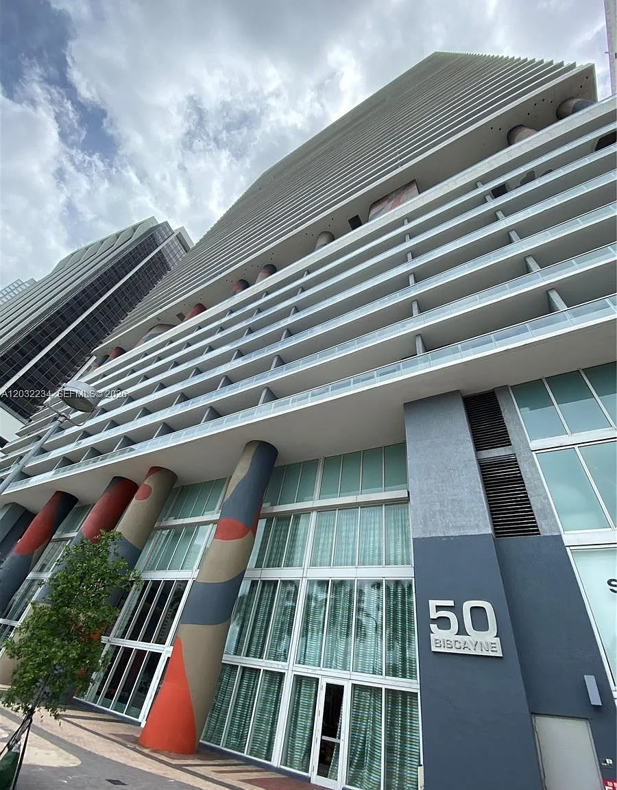 50 Biscayne Condo — Photo 1